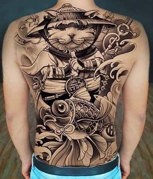 Hình xăm mèo thần tài cá chép kín lưng, nửa lưng | Tatoo | Hình xăm, Hình  xăm mèo, Hình xăm samurai